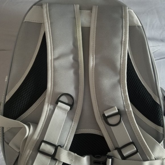 Portable travel cat carrier with versatile/interchangeable peep hole - Picture 3 of 10